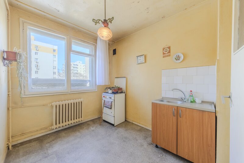 Titan mutare rapida, liber, pret garsoniera metrou Titan, urg. 2 cam.